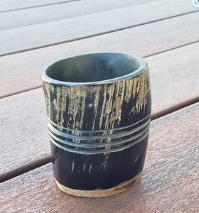 Tasse Corne-Ensemble 3 pièces-Grand. Style Viking, verre à liqueur en corne, ouvre-corne. Vacances, anniversaire, anniversaire, mariage, cadeau - Product Image 3