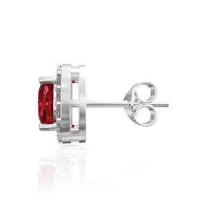 Éclat Scintillant : Boucles d'oreilles clous classiques en argent sterling 925 avec rubis rouge taille coussin et moissanite, plaqué rhodium pour femme - Product Image 5