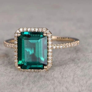 Anillo de Esmeralda cultivada en laboratorio de corte esmeralda de 8*10mm Anillo de oro sólido de Esmeralda rectangular grande de 10K con opciones de cambio de tono de metal/pureza - Product Image 2