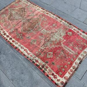 พรมเฮอร์กีตุรกีโบราณ ขนาด 3.2x6.3 ฟุต (98x192 ซม.) พรมขนสัตว์สีแดงลายแอ็บสแตรก - Product Image 2