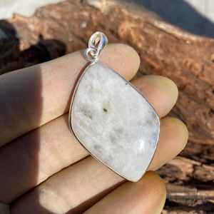 Colgante de piedra lunar natural hecho a mano, grande, de plata de ley 925, piedra preciosa única, joyería de moda, regalo para mujeres y hombres - Product Image 4