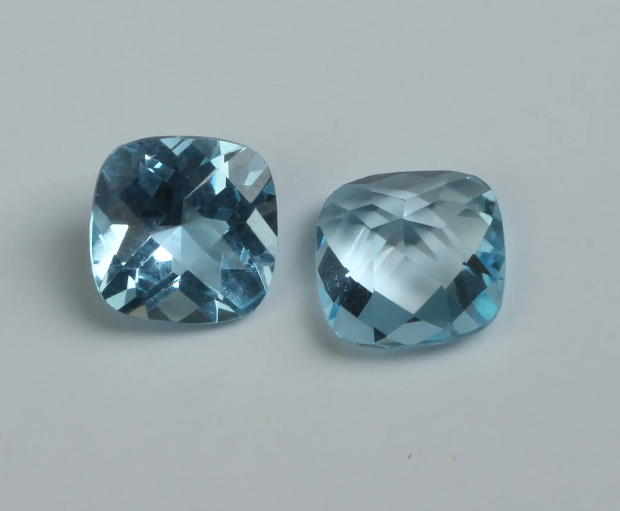 Kussen 6X6Mm Natuurlijke Zwitserse Blauwe Topaz Gesneden Gefacetteerde Groothandel Fabriek Prijs Losse Edelsteen Voor Uw Prachtige Sieraden Maken