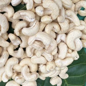 Vente en gros de noix de cajou grillées au Vietnam et emballage Santigo Vietnam W320 OEM, ODM de bonne qualité - Product Image 1