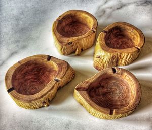 Cendrier en bois de qualité supérieure pour bureau avec une apparence élégante et une finition de texture en bois durable - Product Image 1