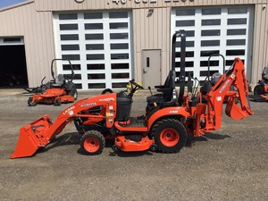 Tractor Compacto Kubota BX2380/BX23S 2025 4WD con Cargador Frontal LA340 y Plataforma de Corte – Usado en Excelentes Condiciones - Product Image 4