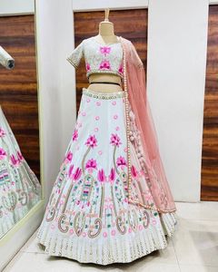 Lehenga choli เสื้อผ้าอินเดีย patta อินเดียงานประดับมุกปักเลื่อมสำหรับผู้หญิง - Product Image 3