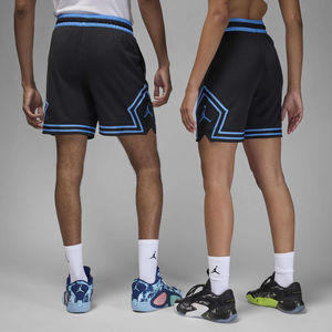 Pantalones cortos de baloncesto de poliéster 100% personalizados, diseño de verano transpirable con bolsillos laterales y cordones, opciones de talla grande para clubes - Product Image 2