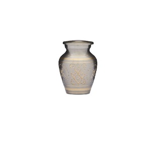 Urnas de cremación de metal hechas a mano con tema moderno para cenizas humanas, fabricante al por mayor, urnas de metal decorativas personalizadas - Product Image 3