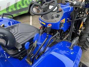 Tractor LOVOL M404 TE de alto rendimiento - Product Image 5