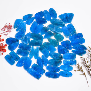 ควอตซ์ธรรมชาติคุณภาพเยี่ยมคู่หนึ่ง รูปทรงผสม ขนาดต่างๆ สำหรับทำเครื่องประดับ จี้ แหวน สร้อยคอ - Product Image 3