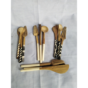 Ensemble de couverts en acier inoxydable 4 pièces avec manche en bois noir Parfait pour les ustensiles de cuisine de restaurant et les mariages élégants - Product Image 3