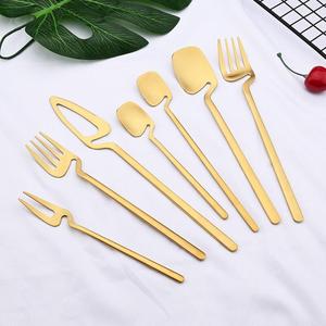 Juego de 4 cubiertos de metal chapados en oro nuevo en nuevo estilo Cubiertos de metal hechos a mano Cuchara y tenedor de metal hechos a mano en precio al por mayor - Product Image 6