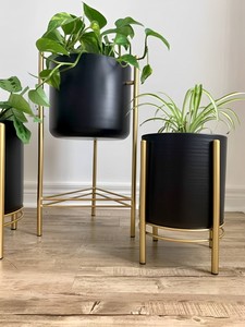 Macetas de metal hechas por Sukavina de Vietnam - Product Image 2