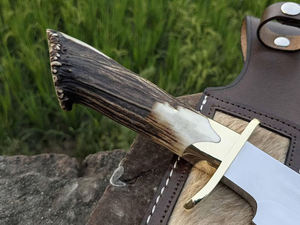 Cuchillo Bowie fijo de espiga completa de acero de alto carbono hecho a medida Funda de cuero de Búfalo con mango de cuerno. - Product Image 5