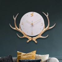 Horloge murale de table à quartz de décoration moderne et simple Montre créative à la mode pour le salon à usage domestique