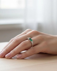 Anillo de Esmeralda Cultivada en Laboratorio, Plata de Ley 925 con Piedras Decorativas Blancas, Elegante Gema Verde, Joyería para Mujer, Proveedor Mayorista - Product Image 5