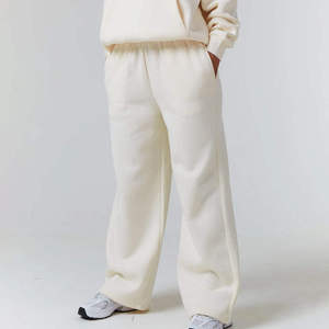 Conjunto Deportivo Personalizado para Mujer, Sudadera Holgada y Pantalones Anchos de Felpa Premium, Marca Privada Trackstar OEM - Product Image 5
