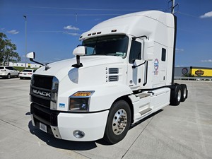2020 2022 For-MackS Anthem 64T RHD/LHD Used Sleeper Semi Truck for Delivery Nationwide - Product Image 5