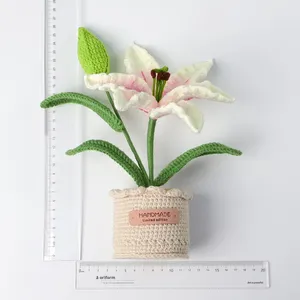 Flor de Lirio Artificial Tejida a Mano de Lana, Adorno Floral Inmortal, Planta en Maceta de Ganchillo Terminada, Artesanía Textil - Product Image 4
