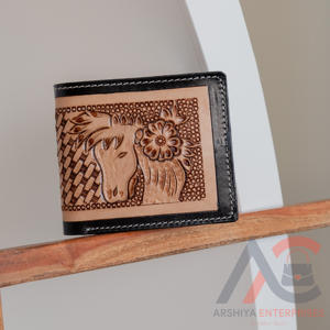 Cartera plegable hecha a mano de calidad superior para hombre de cuero genuino con diseño de vaquero tallado en caballo occidental para regalo de Navidad - Product Image 2