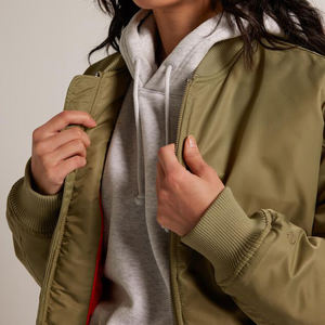 2025 nouvelle veste universitaire en gros pour femmes couleur bloc Bomber Vintage culture course vestes personnalisées avec Logo femmes Bomber vestes - Product Image 6
