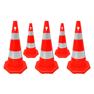 Ensemble de 5 cônes de signalisation en PVC de 70 cm, doublement réfléchissants, octogonaux, produits d'avertissement routier - Product Image 2
