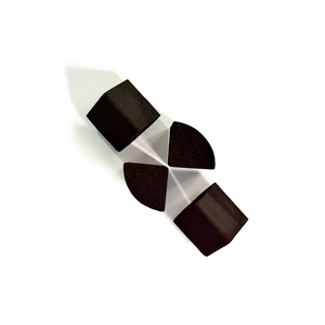 Charbon de bois de noix de coco respectueux de la nature par NAGAHAWATTA EXPORTATEURS ET IMPORTATEURS SRI LANKA - Product Image 1