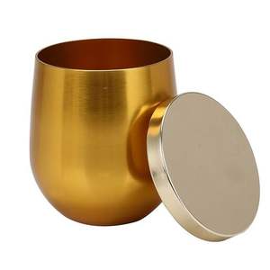 Frascos de metal de estilo vintage para velas, diseñados para la elaboración de velas clásicas, que brindan un suave brillo cálido y un ambiente agradable. - Product Image 3