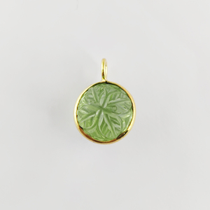 จี้อเมทิสต์สีเขียวลูกปัดอะเมทิสต์สีเขียวธรรมชาติสีเขียวขนาด12มม. ทรงกลมสลักรูปดอกไม้สีทองจี้เงินสเตอร์ลิงทำด้วยมือ - Product Image 1