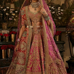 2025 Impresionante adorno nupcial Lehenga Choli con perlas Dabka pesadas Piedra Mano Zardozi Bordado Trabajo con Dupatta - Product Image 1