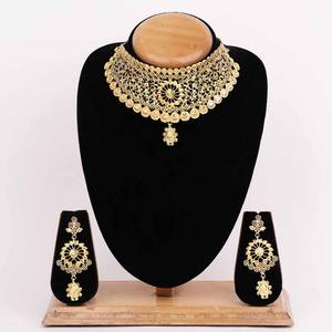 Vente en gros Colliers ras du cou en or 14K 18K 24K, ensemble de bijoux au design floral traditionnel, colliers à la mode remplis d'or en laiton. - Product Image 1