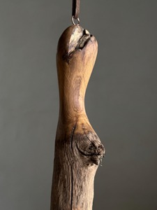 Elevador de Zapatos de Madera de Estilo Único Diseñado para Exhibición y Decoración con Acabado Liso y Atractivo Diseño Artístico de la India - Product Image 2