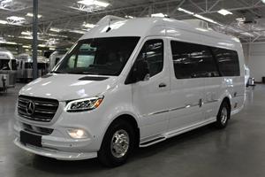 Camping-car de luxe Airstream d'occasion 2023 - Product Image 2