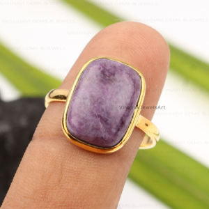 หมอนชาโรไรต์ธรรมชาติสีม่วงขนาด10X14มม. 925กรอบสีเงินสเตอร์ลิงประดับทอง18K - Product Image 2