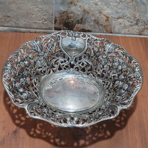 Tazón Decorativo con Diseño Floral Calado, Vajilla Decorativa para Fiestas, Comidas Festivas y Celebraciones, de la India - Product Image 6