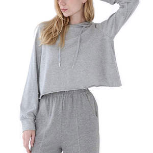 Nouveautés 2025 – Survêtements d'hiver personnalisés en velours de coton pour femmes, avec logo frontal, comprenant un sweat à capuche court et un pantalon – Ensemble 2 pièces pour femme - Product Image 1