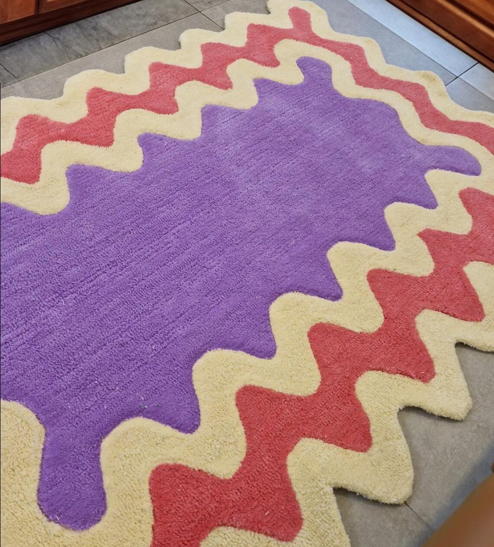 มีสีสัน