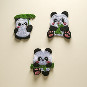 Patch brodé thermocollant Kawaii Panda pour vêtements et accessoires - Product Image 1