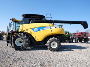 Cosechadoras Usadas New Holland CX 7090 con Ancho de Trabajo de 778 mm y Transmisión por Engranajes en Venta - Product Image 6