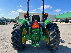 2024 Tracteur agricole JohnDeere 2038R 2WD de bonne qualité avec composants de base-Pompe à roue assez utilisée - Product Image 5