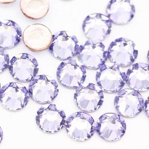 Transferencias de Diamantes de Imitación Swarovski 2038 para Termoimpresión, Nombre Personalizado para Ropa de Día de Partido, Camisetas, Gorras, Chaquetas, Bolsos, Venta al por Mayor - Product Image 2