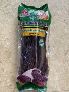 Vermicelles de riz brun vietnamien de qualité supérieure, faible en calories, sans gluten, sain, parfait pour les soupes, les salades, les sautés - Product Image 6