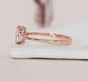 Anillo de Diamante Radiante de 1.27 CT Cultivado en Laboratorio, Certificado IGI, Oro Rosa de 14K, Claridad VVS2, Chapado en Rodio, Joyería Nupcial de Lujo al por Mayor - Product Image 3