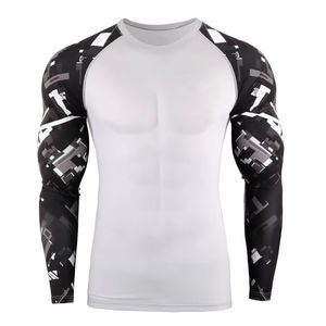T-shirt de compression tendance à séchage rapide pour hommes, rash guard pour l'entraînement en salle de sport, rash guard en vente en ligne - Product Image 4