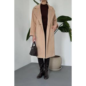 Venta al por Mayor de Abrigos Largos Tejidos de Camello - Product Image 4