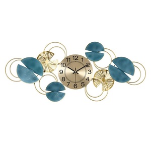 นาฬิกาแขวนตกแต่งผนังสีฟ้าท้องฟ้าที่สง่างามสำหรับห้องนั่งเล่นนาฬิกาแขวนผนังโลหะดีไซเนอร์นามธรรมสำหรับห้องโถงและห้องนอน - Product Image 4