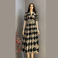 Robe Chic pour Femme en Soie, Manches Courtes Unies, Col Polo, Taille Naturelle, Lavable, Idéale pour les Sorties Estivales, Alliant Style et Confort