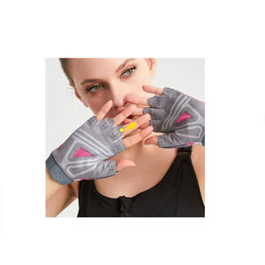 Gants de cyclisme personnalisés unisexes de meilleure qualité, demi-doigts antidérapants en néoprène avec coussinet en cuir pour hommes et femmes pour le sport - Product Image 6