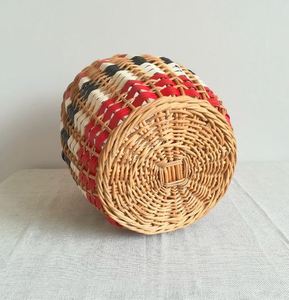 Panier rond en rotin de luxe avec finition multicolore, parfait pour le rangement à domicile et les accessoires de cuisine, taille personnalisée - Product Image 3