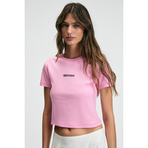 ETHIQUET ZERAYA Camiseta corta de manga corta con cuello redondo y detalle de bordado en la parte delantera para mujer - Product Image 3